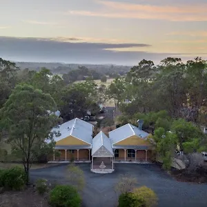 https://lockyer-motel.queenslandhotels.net